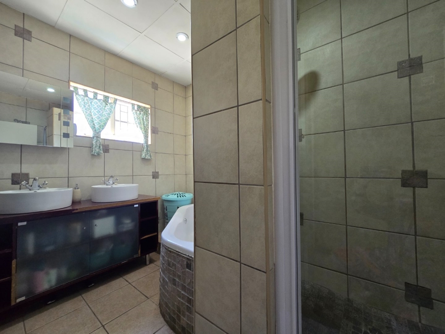 4 Bedroom Property for Sale in Dan Pienaar Free State